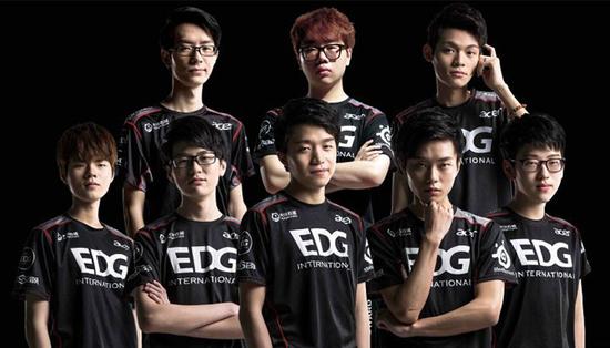 巴萨考虑暂 巴萨考虑暂