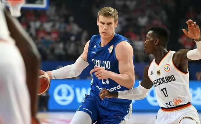 文在腿上 文在腿上